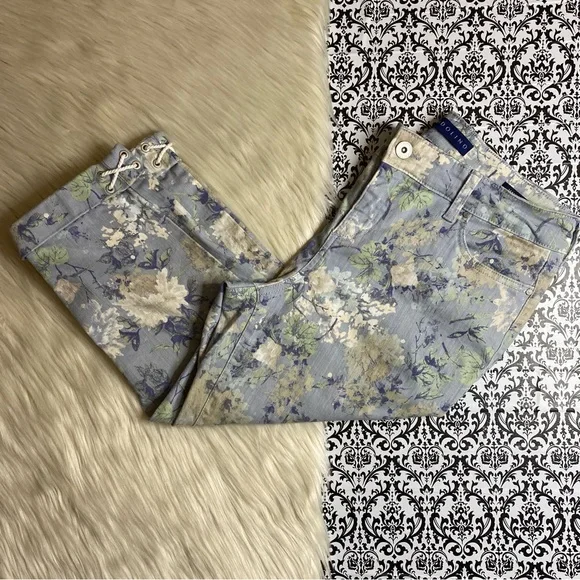 Bandolino: size : 8P : floral ‘mandie capri’ folded denim capri pants - Picture 2 of 11